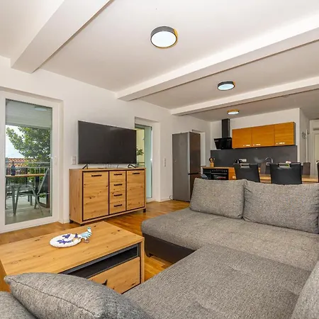 Rocca * تْسْغيكفانِتْسا