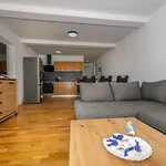 Rocca Apartman *