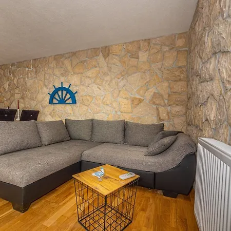 Rocca Apartman *