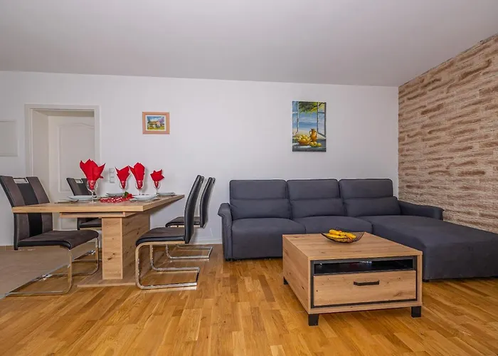 Apartment Rocca *